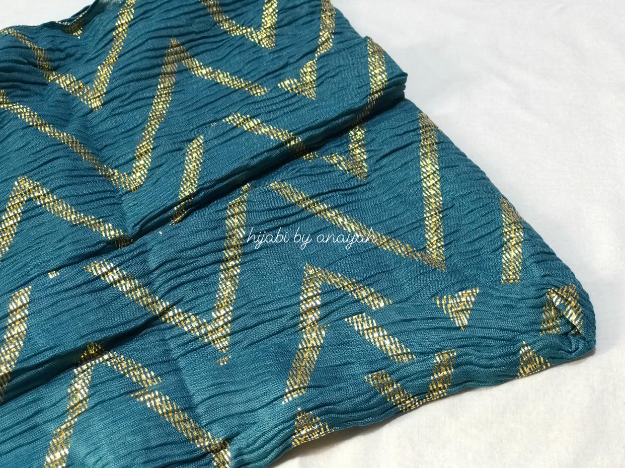 Crinkle Foil Stoles